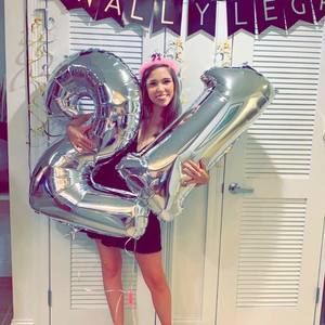 Meet your Posher, Laura